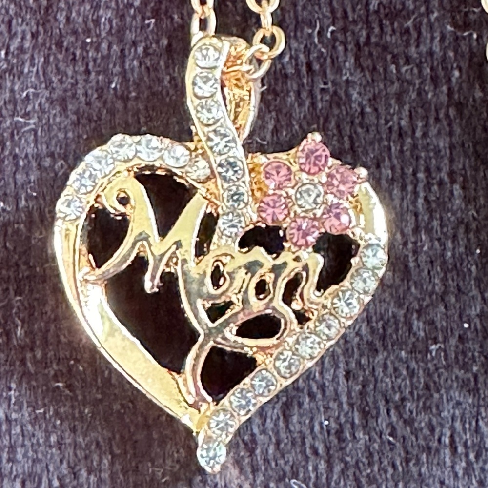 Gorgeous Mom necklace rhinestone heart